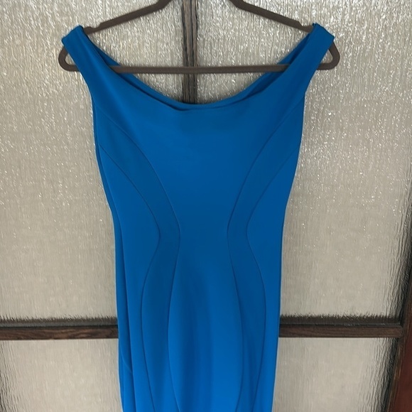 Chiara Boni
La Petite Robe di
Cobalt Maeli Gown 40P US size 4-6 petite - Picture 10 of 16